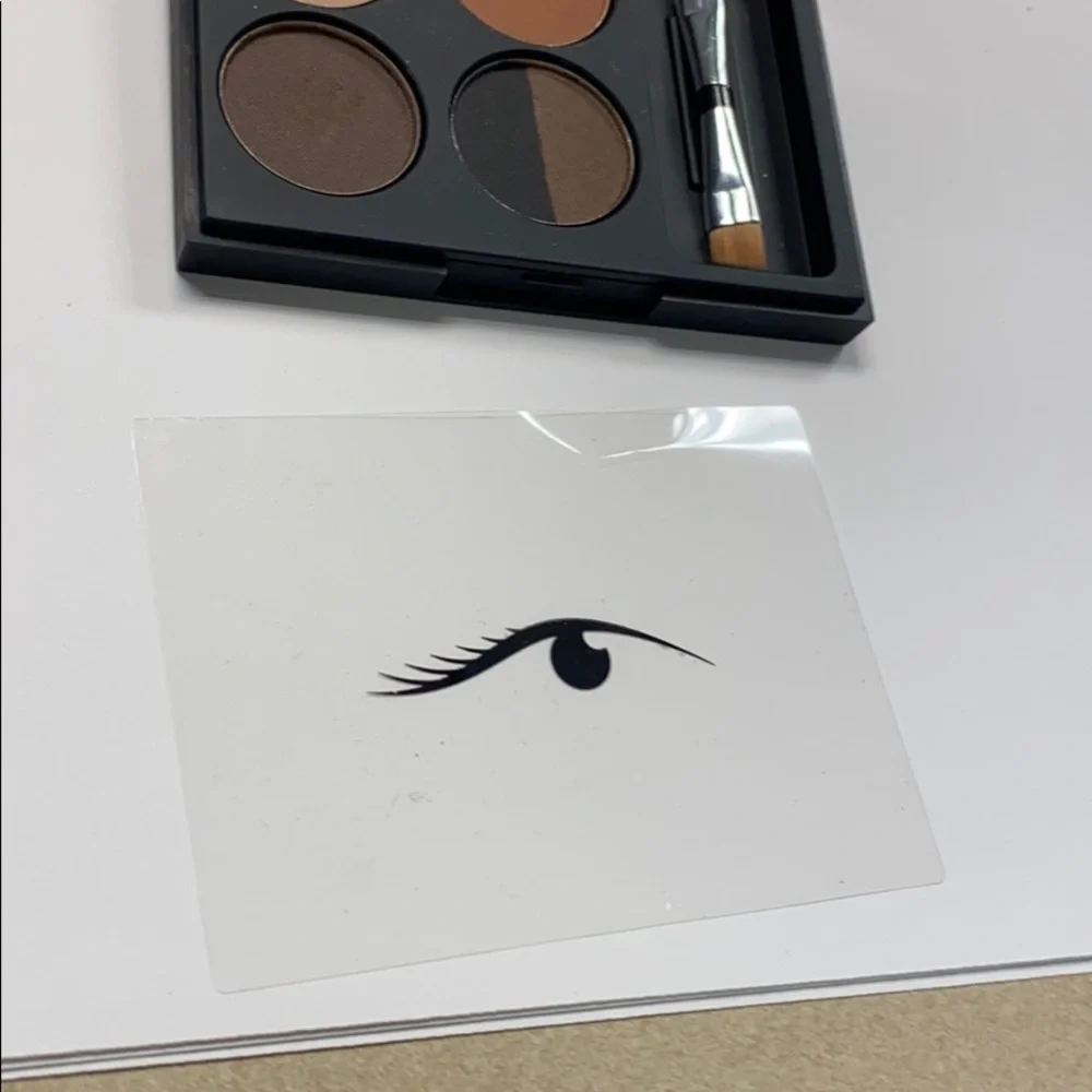Amazing Cosmetics Suede Collection Nutmeg Shadow